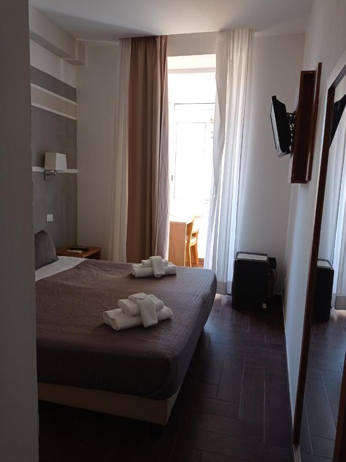 Rome Travellers Hotel Exterior photo